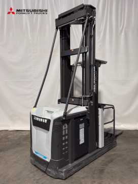Gabelstapler gebraucht UNICARRIERS EPH125DTFV800 - 2728 Std. - HH 8.000 mm ELEKTRO HOCHHUBKOMMISSIONIERER (12929504)