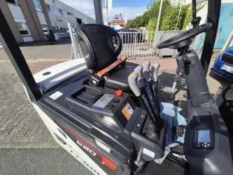 Használt targonca BOBCAT B 20 NT ELEKTRO DREIRADFRONTSTAPLER (13066319)
