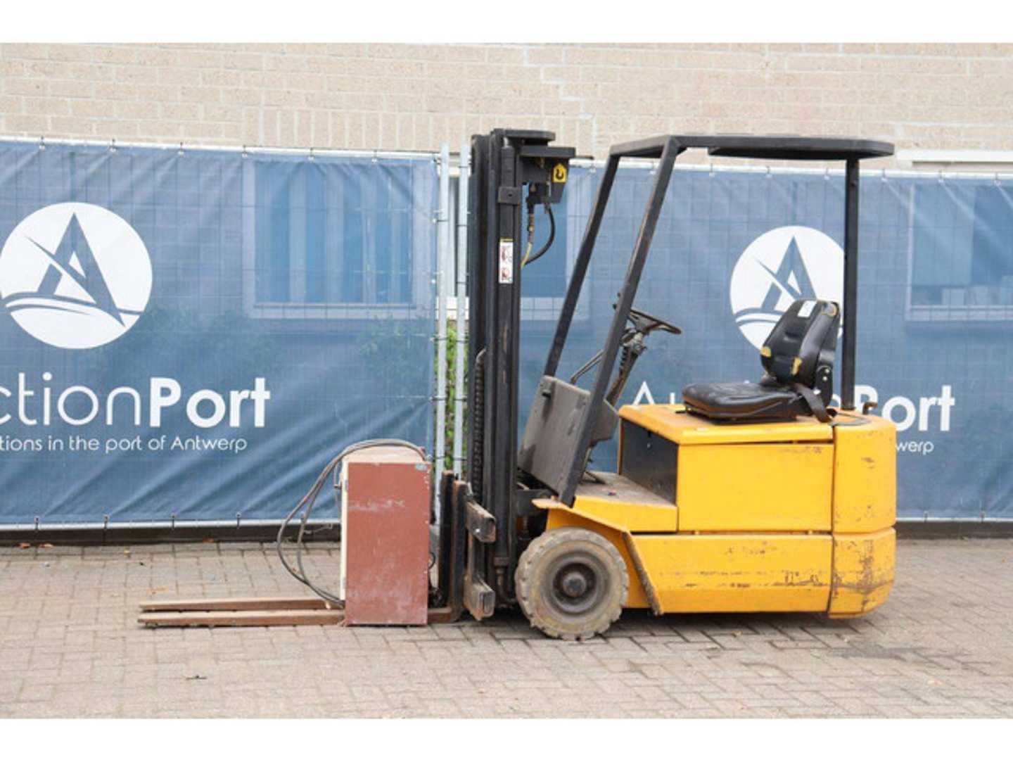 Használt targonca BOSS SJ13-70MK V/A-1 ELEKTRO VIERRADFRONTSTAPLER (13062985)
