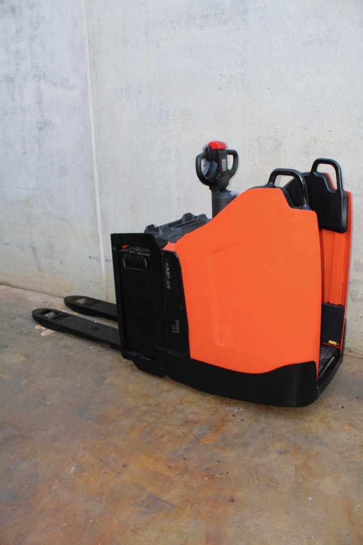 Használt targonca BT LPE200 ELEKTRO NIEDERHUBWAGENSEMIELEKTRISCH (13065183)
