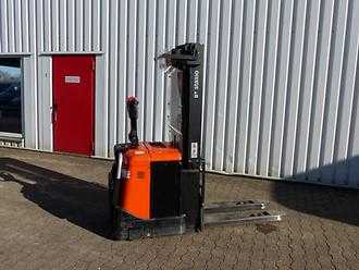 Használt targonca BT SPE 160 ELEKTRO HOCHHUBWAGENFAHRERSTAND (12013000) backdrop