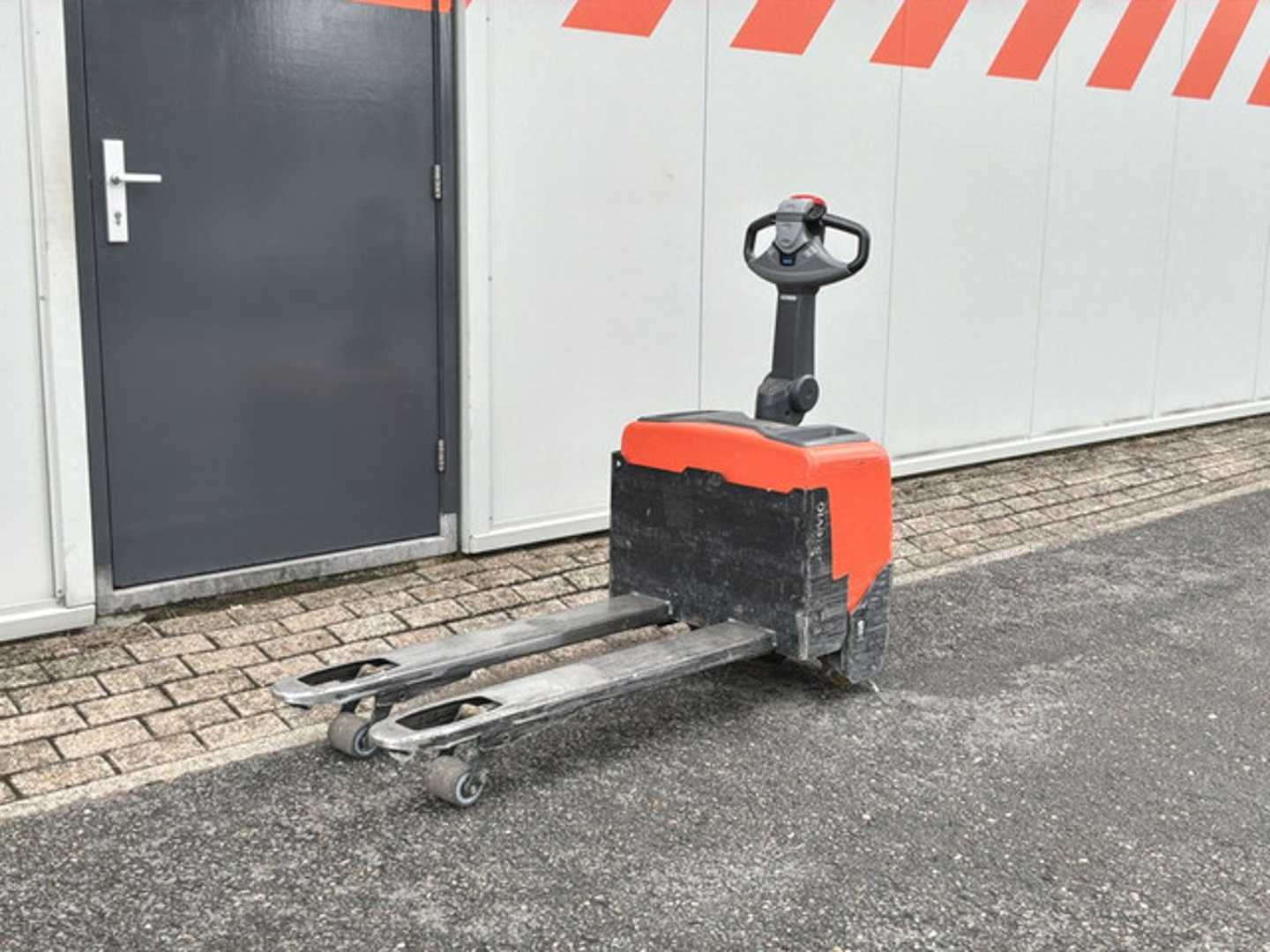 Használt targonca BT Toyota LWE130 ELEKTRO NIEDERHUBWAGENSEMIELEKTRISCH (13063938)