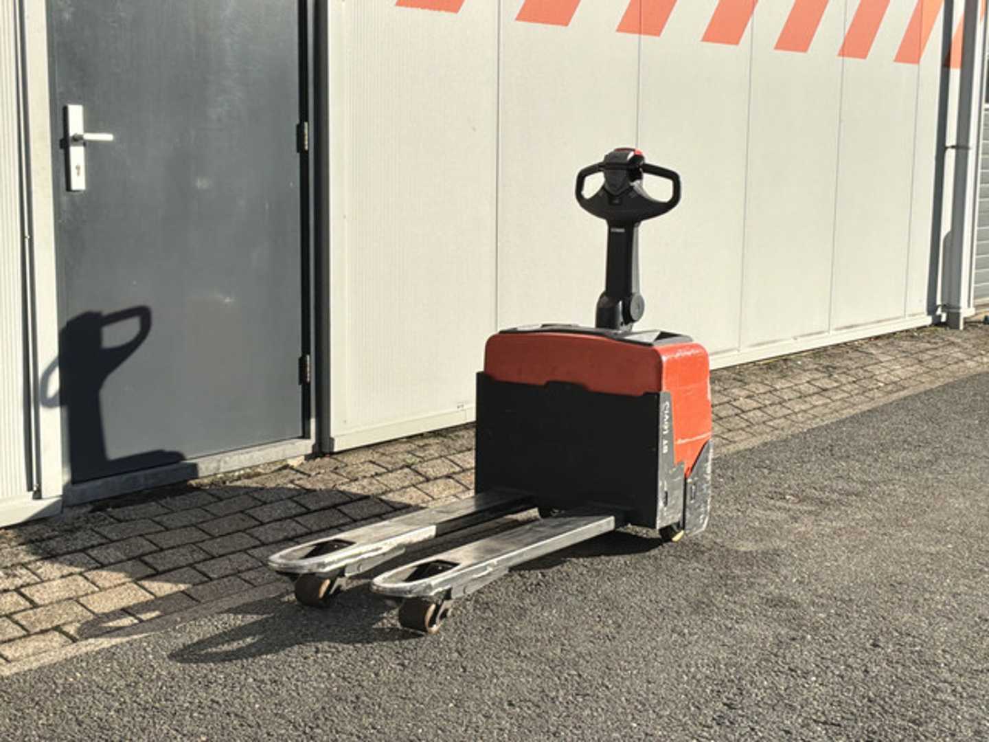 Használt targonca BT Toyota LWE130 ELEKTRO NIEDERHUBWAGENSEMIELEKTRISCH (13075284)
