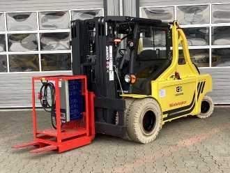 Használt targonca CARER KF80-900HD² ELEKTRO VIERRADFRONTSTAPLER (13045826) backdrop