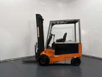 Használt targonca CARER R30N ELEKTRO VIERRADFRONTSTAPLER (13076300)
