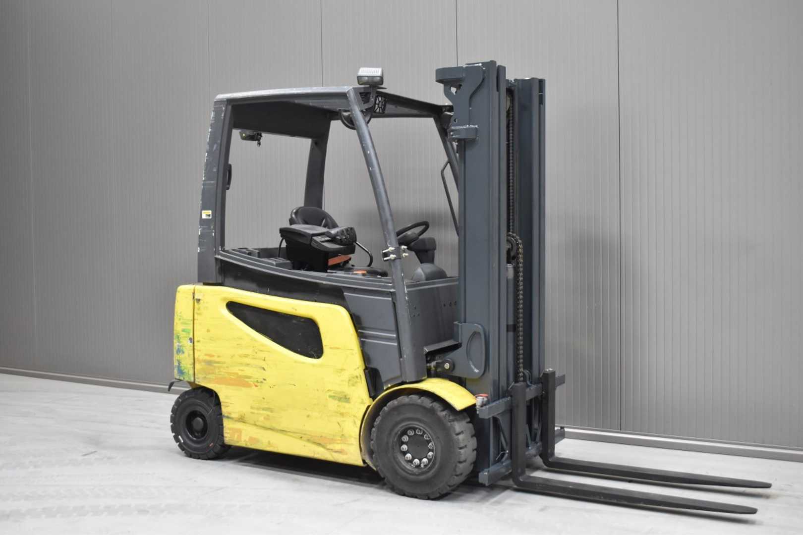 Használt targonca CATERPILLAR 2EPC5000 /56492/ ELEKTRO VIERRADFRONTSTAPLER (13071180)