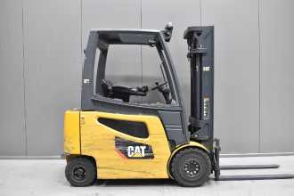 Használt targonca CATERPILLAR 2EPC5000 /56493/ ELEKTRO VIERRADFRONTSTAPLER (13041119)