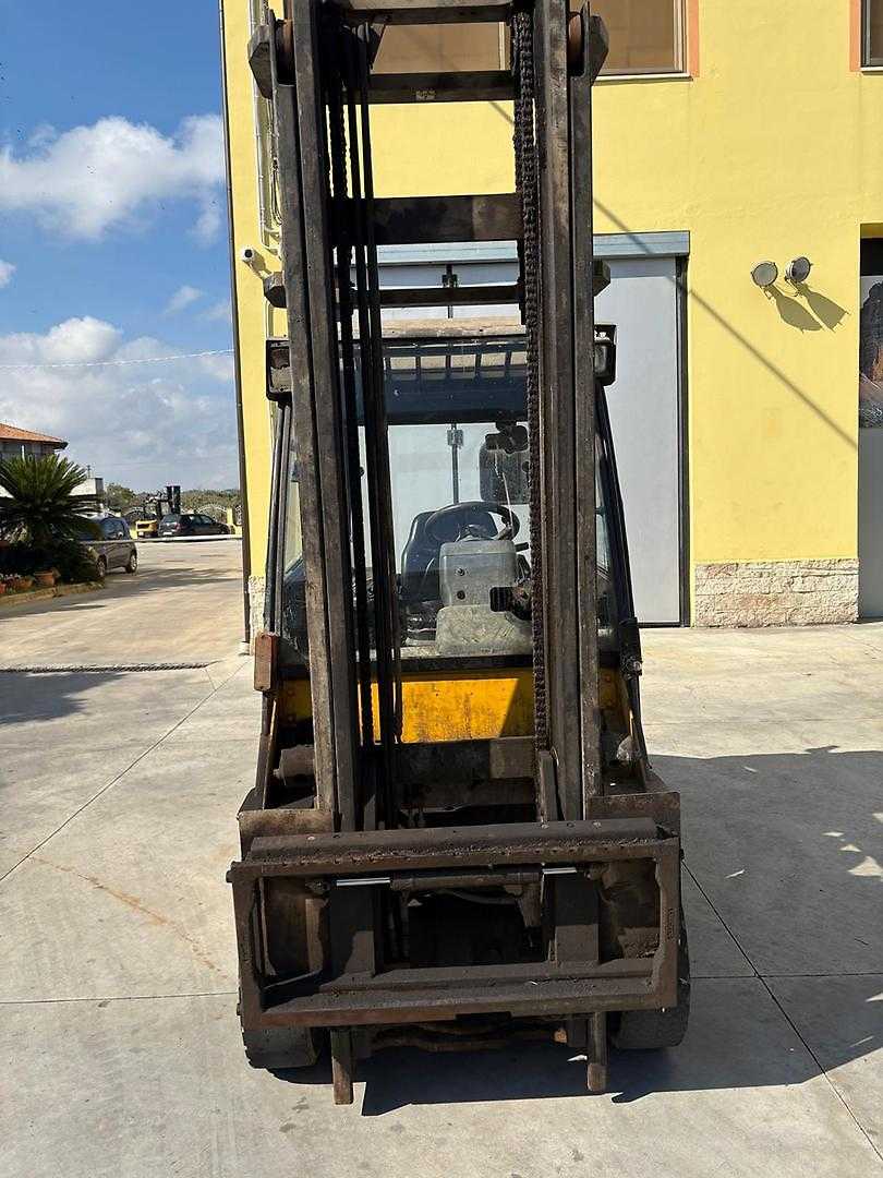 Használt targonca CATERPILLAR DP25 DIESEL VIERRADFRONTSTAPLER (13074113)