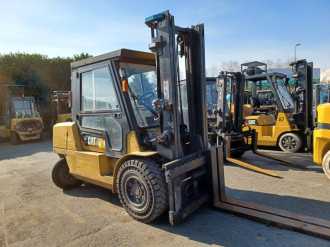 Használt targonca CATERPILLAR DP50K2 DIESEL VIERRADFRONTSTAPLER (12785646)