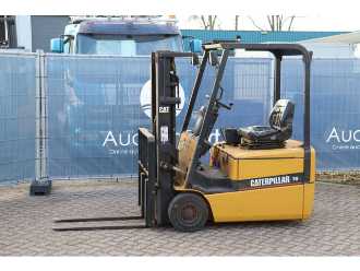 Használt targonca CATERPILLAR EP16KT ELEKTRO VIERRADFRONTSTAPLER (13041366) backdrop