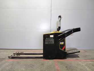 Használt targonca CATERPILLAR NPV20N2 ELEKTRO NIEDERHUBWAGENFAHRERSTAND (13048314) backdrop