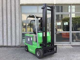 Használt targonca CESAB CENTAURO 160 L ELEKTRO VIERRADFRONTSTAPLER (13060349) backdrop