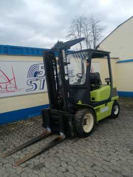 Használt targonca CLARK CQ30D DIESEL VIERRADFRONTSTAPLER (12892320) backdrop