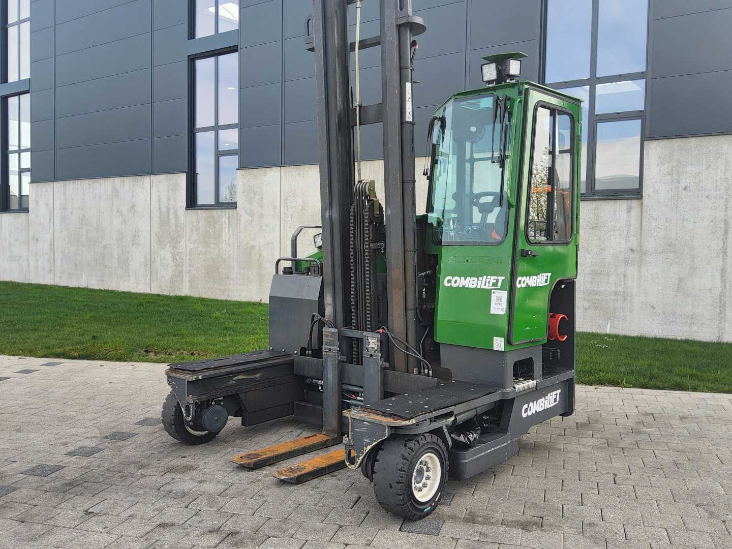 Használt targonca COMBILIFT C 4500 GAS VIERWEGESTAPLER (13043844)