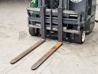 Használt targonca COMBILIFT CB3000 DIESEL DREIRADFRONTSTAPLER (13064141)