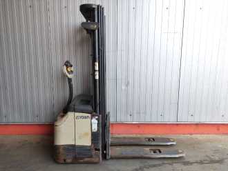 Használt targonca CROWN ES 4000 1.6TT ELEKTRO HOCHHUBWAGENDEICHSEL (13058633)
