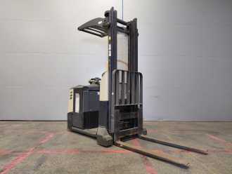 Használt targonca CROWN MPC3040-12 ELEKTRO MITTELHUBKOMMISSIONIERER (13048323)
