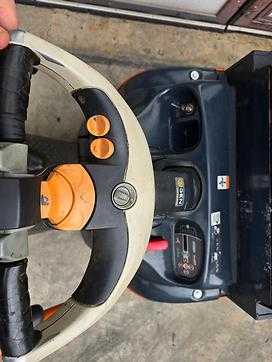 Használt targonca CROWN dt3040 ELEKTRO HOCHHUBWAGENFAHRERSTAND (13023429)