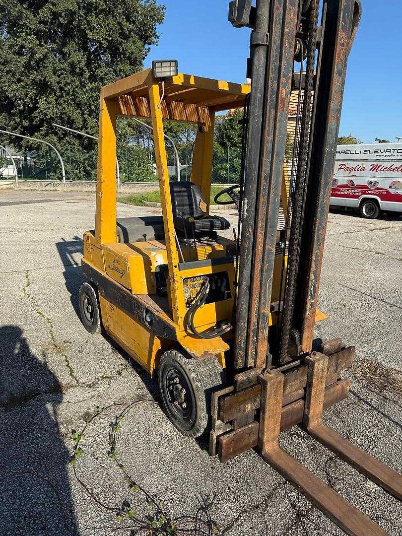 Használt targonca DETAS SH25 DIESEL VIERRADFRONTSTAPLER (12983033)