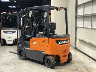 Használt targonca DOOSAN B25X-7 Plus ELEKTRO VIERRADFRONTSTAPLER (13010819)
