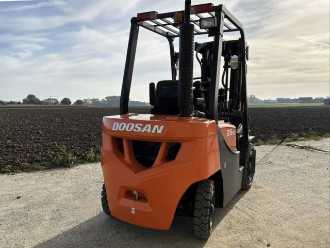 Használt targonca DOOSAN D25GP DIESEL VIERRADFRONTSTAPLER (13073391)