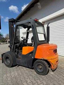Használt targonca DOOSAN D30G DIESEL VIERRADFRONTSTAPLER (13032762)