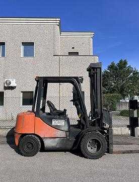 Használt targonca DOOSAN D35C-5 DIESEL VIERRADFRONTSTAPLER (13047474)