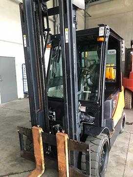 Használt targonca DOOSAN G 30 E - 5 GAS VIERRADFRONTSTAPLER (12969660)