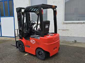 Használt targonca EP EFL181 ELEKTRO VIERRADFRONTSTAPLER (12988878)