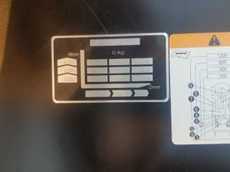 Használt targonca EP EFL302 ELEKTRO VIERRADFRONTSTAPLER (13050168)