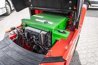 Használt targonca EP ELF252 ELEKTRO VIERRADFRONTSTAPLER (12486449)