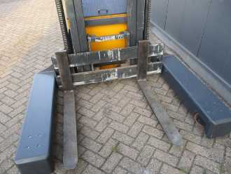 Használt targonca FAC 4V-XT3020 ELEKTRO VIERWEGESTAPLER (13071619)