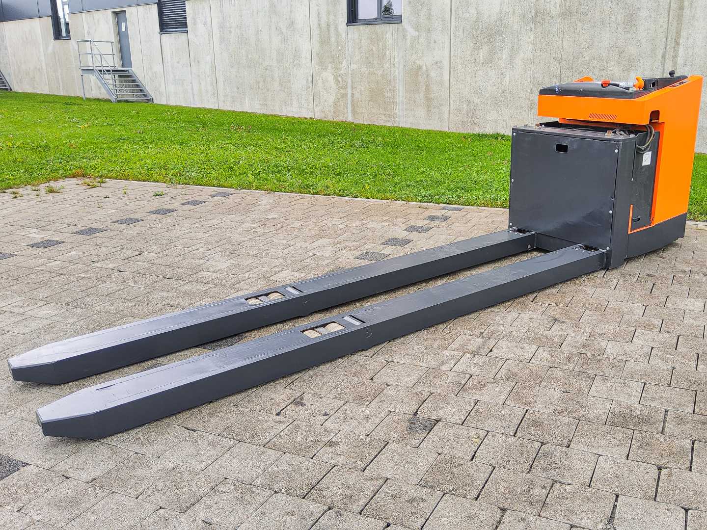 Használt targonca GENKINGER EFU 60-SO ELEKTRO NIEDERHUBWAGENDEICHSEL (12962725)