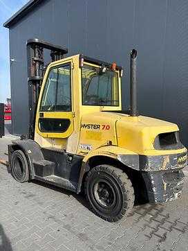 Használt targonca HYSTER 7.0 FT DIESEL VIERRADFRONTSTAPLER (13071187)