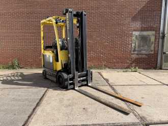 Használt targonca HYSTER E2.5XN MWB ELEKTRO VIERRADFRONTSTAPLER (13061249) backdrop