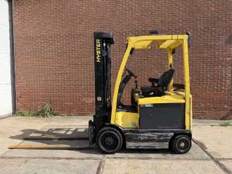 Használt targonca HYSTER E2.5XN MWB ELEKTRO VIERRADFRONTSTAPLER (13061249)