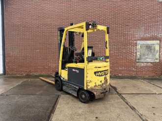 Használt targonca HYSTER E2.5XN MWB ELEKTRO VIERRADFRONTSTAPLER (13071750)