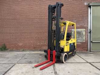 Használt targonca HYSTER E4.0XN ELEKTRO VIERRADFRONTSTAPLER (13060753)