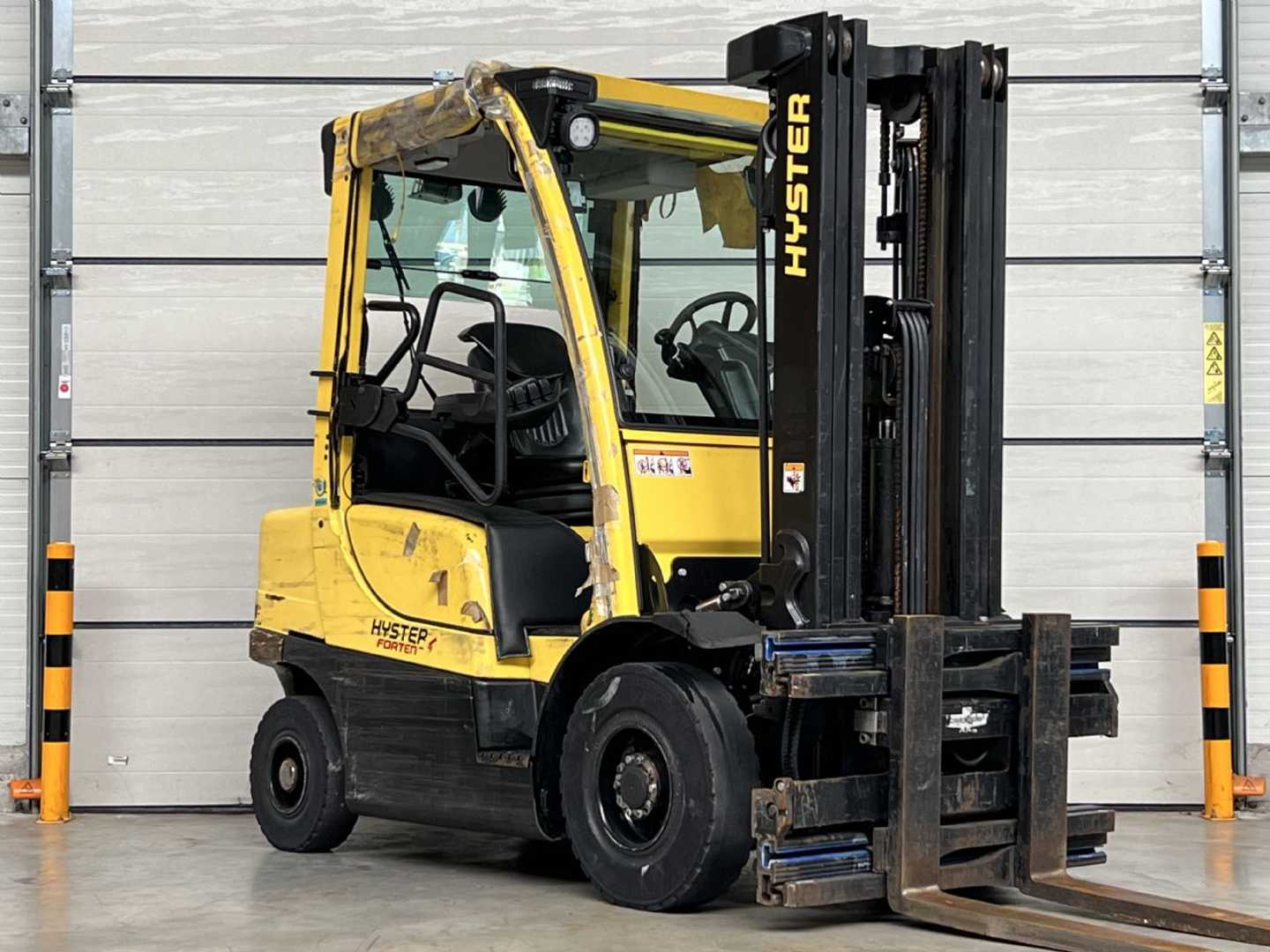 Használt targonca HYSTER H2.5 FT DIESEL VIERRADFRONTSTAPLER (13035424)