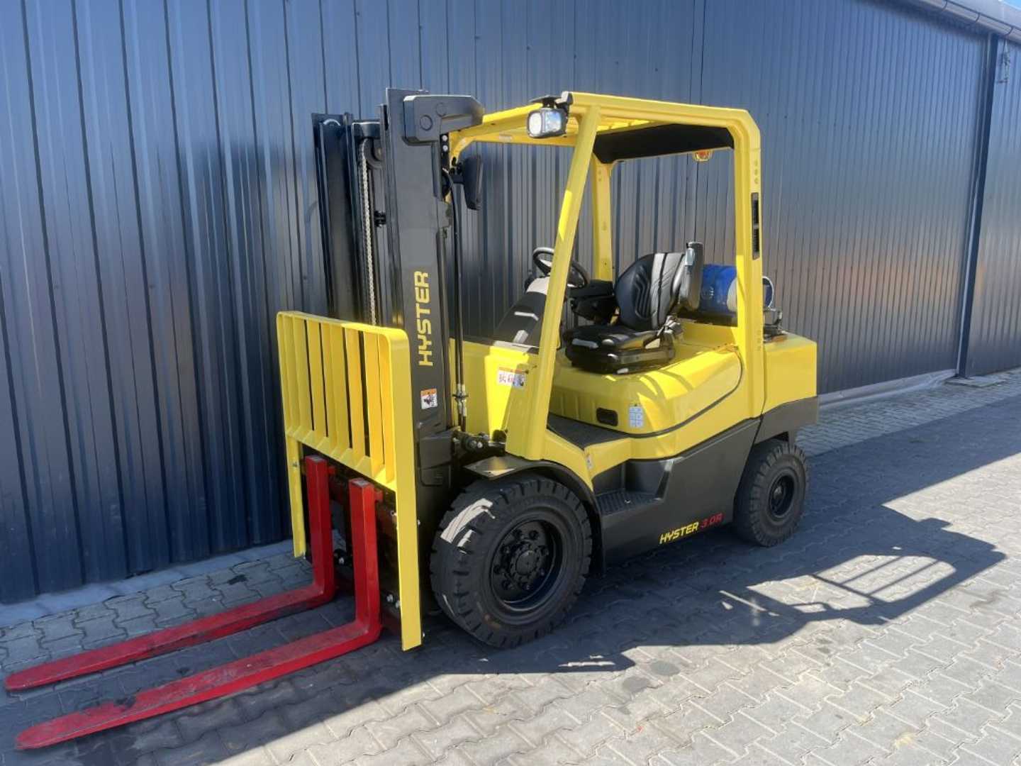 Használt targonca HYSTER H3.0A GAS VIERRADFRONTSTAPLER (13049424)