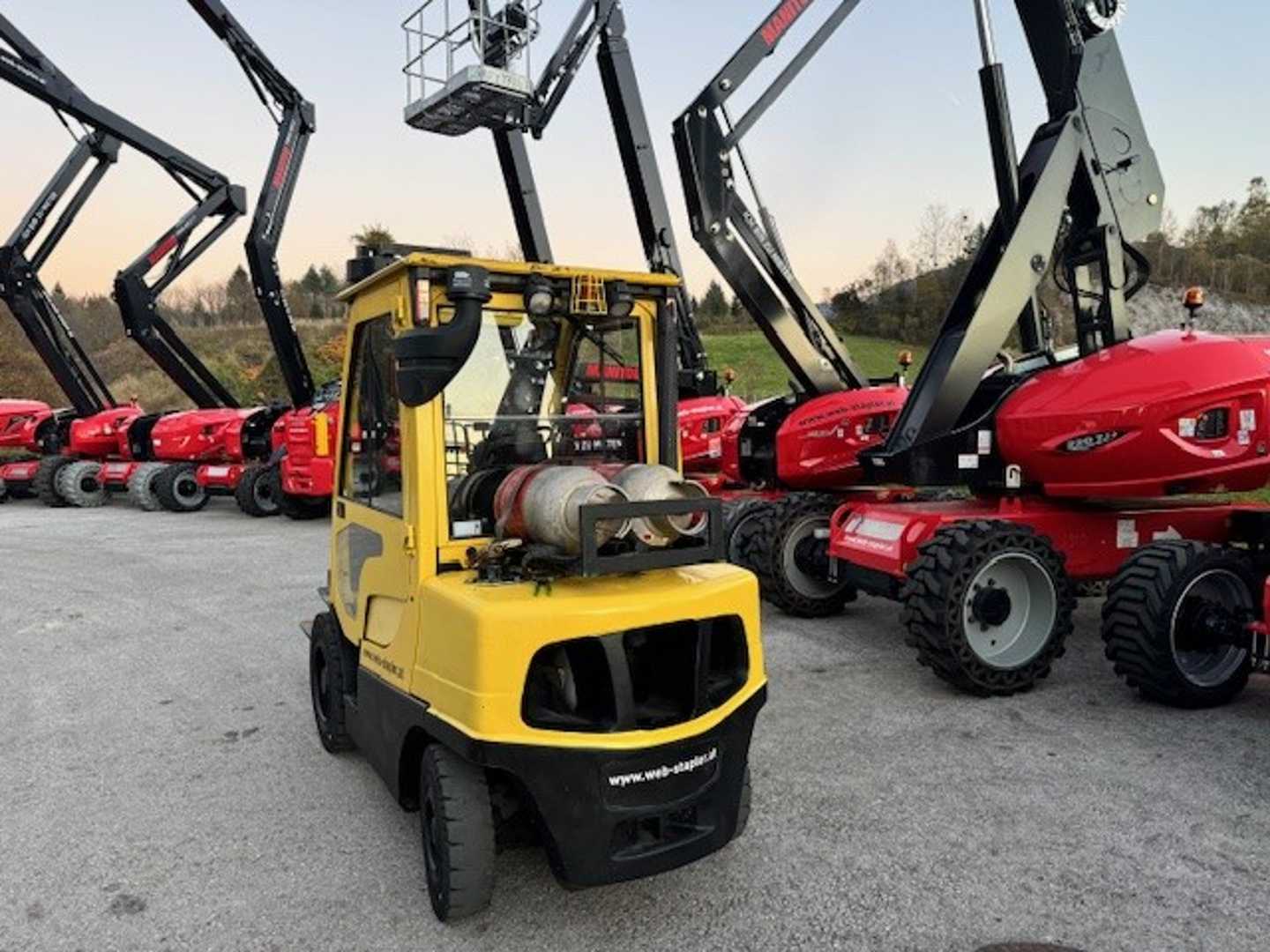 Használt targonca HYSTER H3.5FT LPG GAS VIERRADFRONTSTAPLER (13058075)