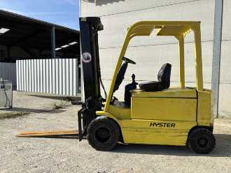 Használt targonca HYSTER J3.00XM ELEKTRO VIERRADFRONTSTAPLER (13073392)