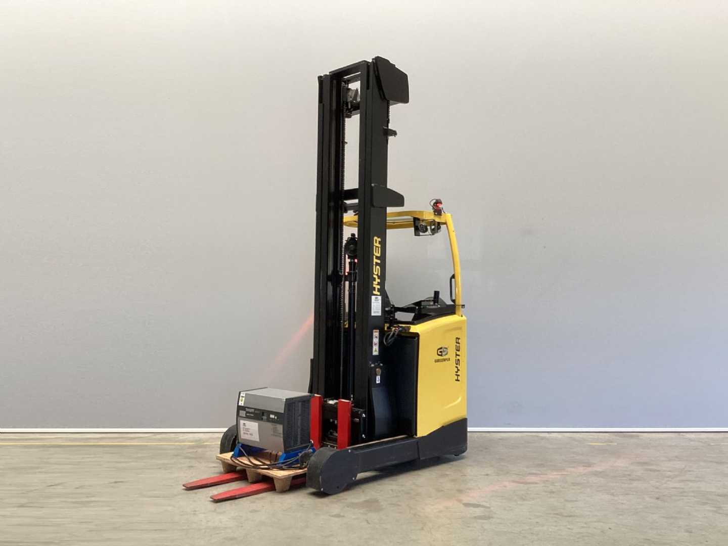 Használt targonca HYSTER R1.6 ELEKTRO SCHUBMASTSTAPLER (13057398)