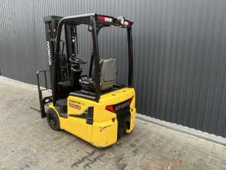 Használt targonca HYUNDAI 10BTR-9 ELEKTRO DREIRADFRONTSTAPLER (12969234)
