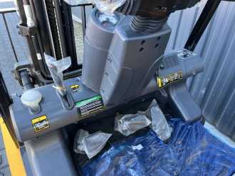Használt targonca HYUNDAI 25L-7A GAS VIERRADFRONTSTAPLER (13028743)