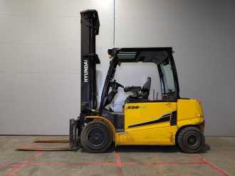 Használt targonca HYUNDAI 45B9 ELEKTRO VIERRADFRONTSTAPLER (13048340)