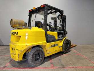 Használt targonca HYUNDAI 45L-7 GAS VIERRADFRONTSTAPLER (13040693)