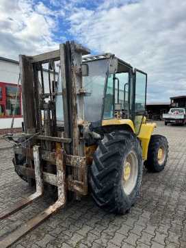 Használt targonca JCB 940-2 DIESEL GELAENDESTAPLER (12882246) backdrop