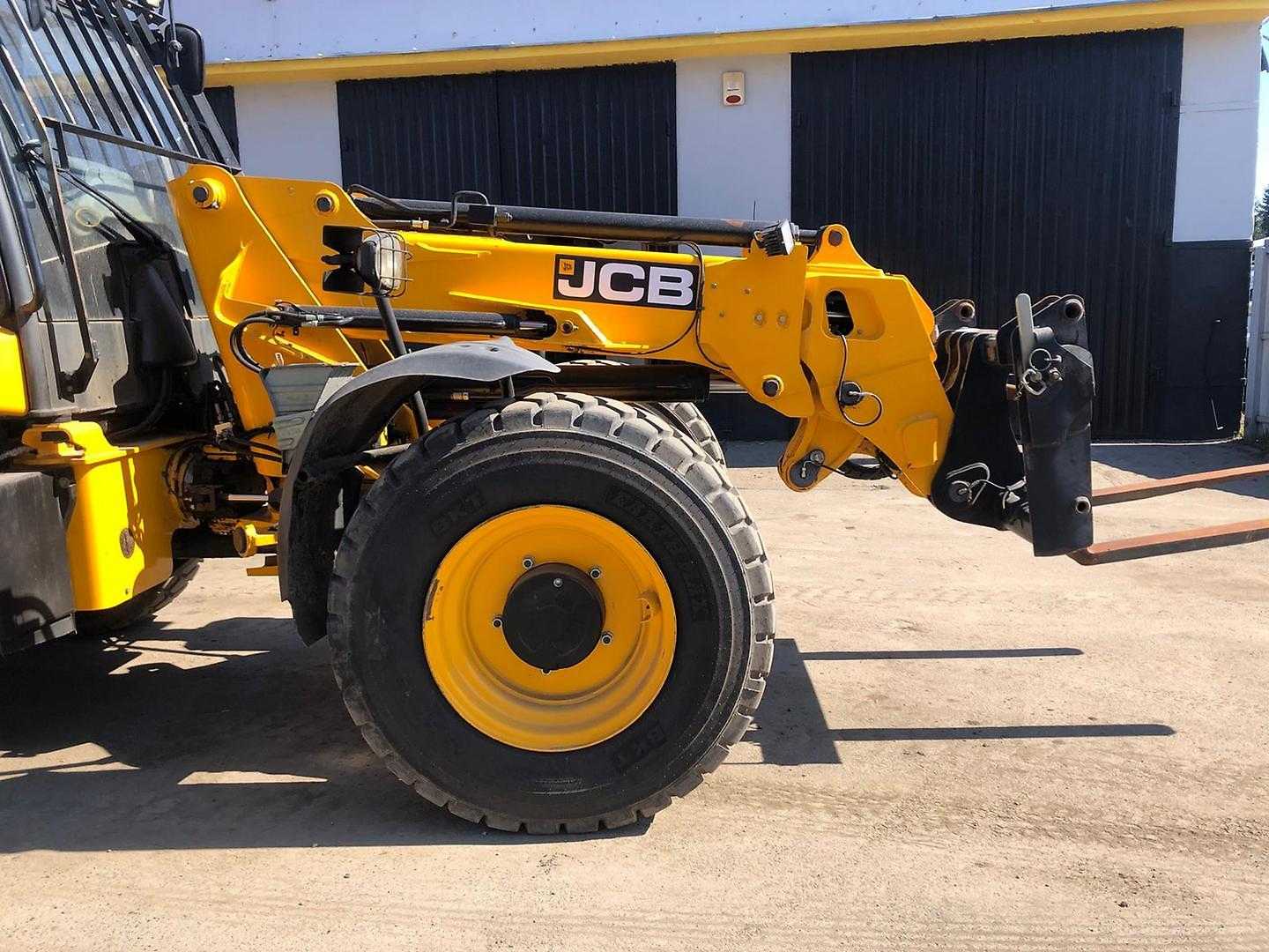 Használt targonca JCB TM 320W T4F DIESEL TELESKOPARMSTAPLER (13063873)