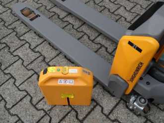 Használt targonca JUNGHEINRICH AME 15 - BJ 2025 - 35 Stunden - neuwertig ELEKTRO NIEDERHUBWAGENDEICHSEL (13075072)